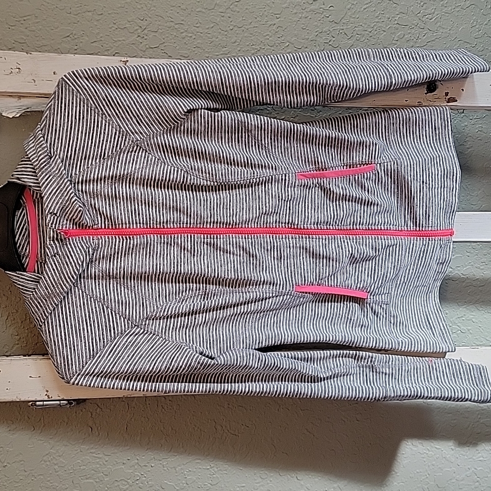 lukka zip up